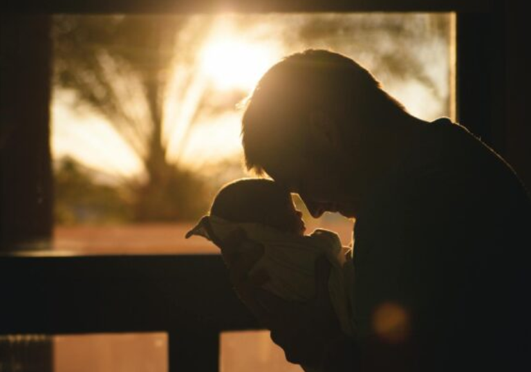 Celebrating Fathers: A Guide to Supporting Dads Through the Birth Process and Beyond